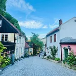 Window To The Iconic Old Street With Lift And Free Parking Апартаменты Осло