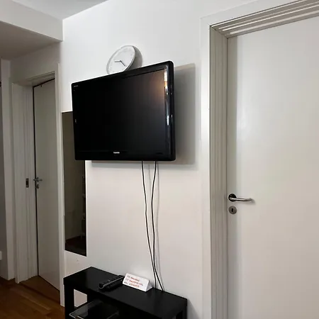 3rooms New With Lift In Family And Group Friendly Free Parking *